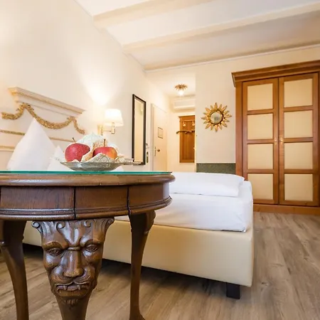 Simones Fuerstenhof Otel 3*